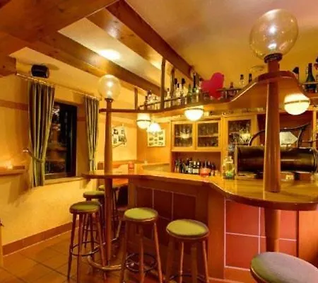 酒店 Gemuendener Hof 2*