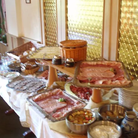 Gemuendener Hof Szálloda 2*