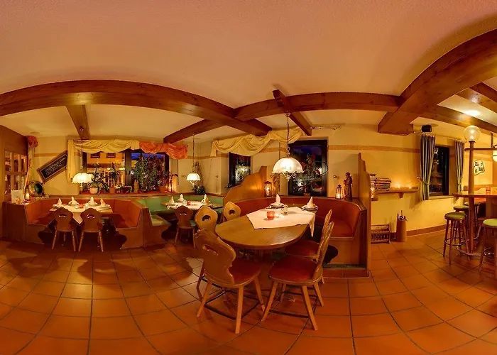 Hotel Gemuendener Hof 2*